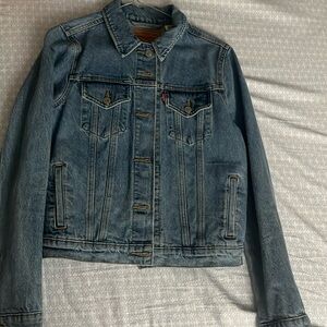 Women’s Levi’s Jean Jacket (Medium)